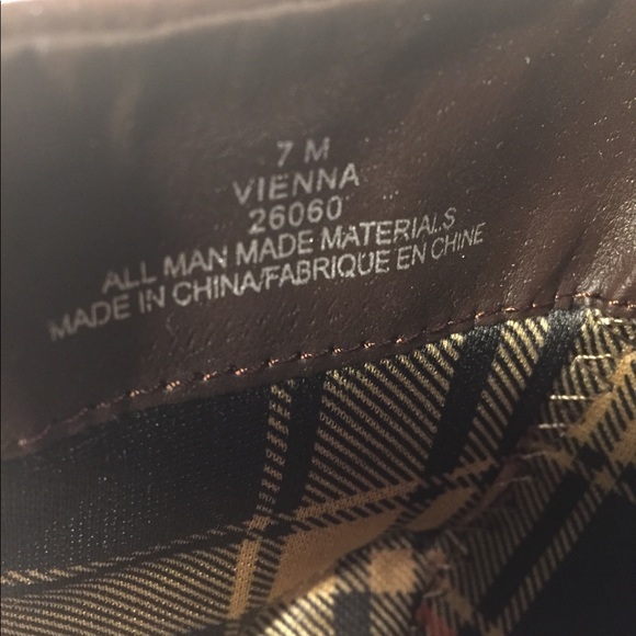 Maurice’s Boots - Picture 4 of 5